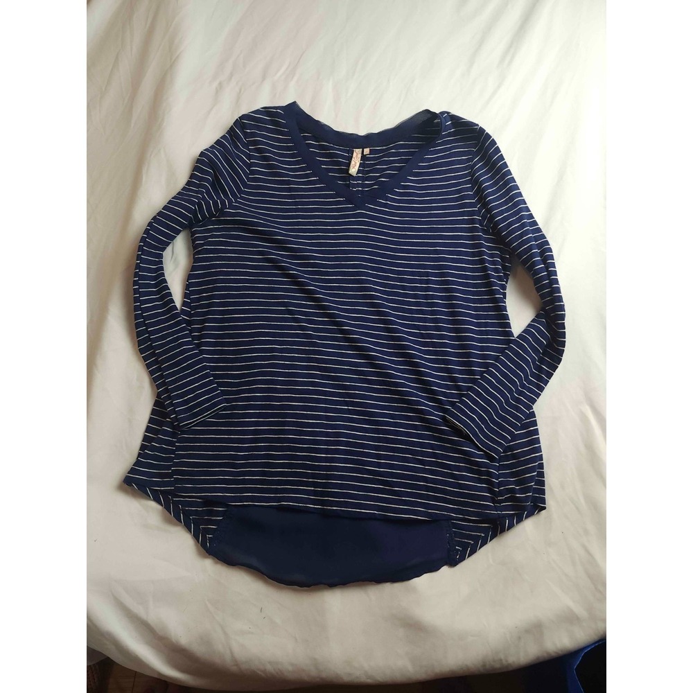 Red Camel Shirt Womens Medium Blue White Striped Long Sleeve V-Neck Casual‎